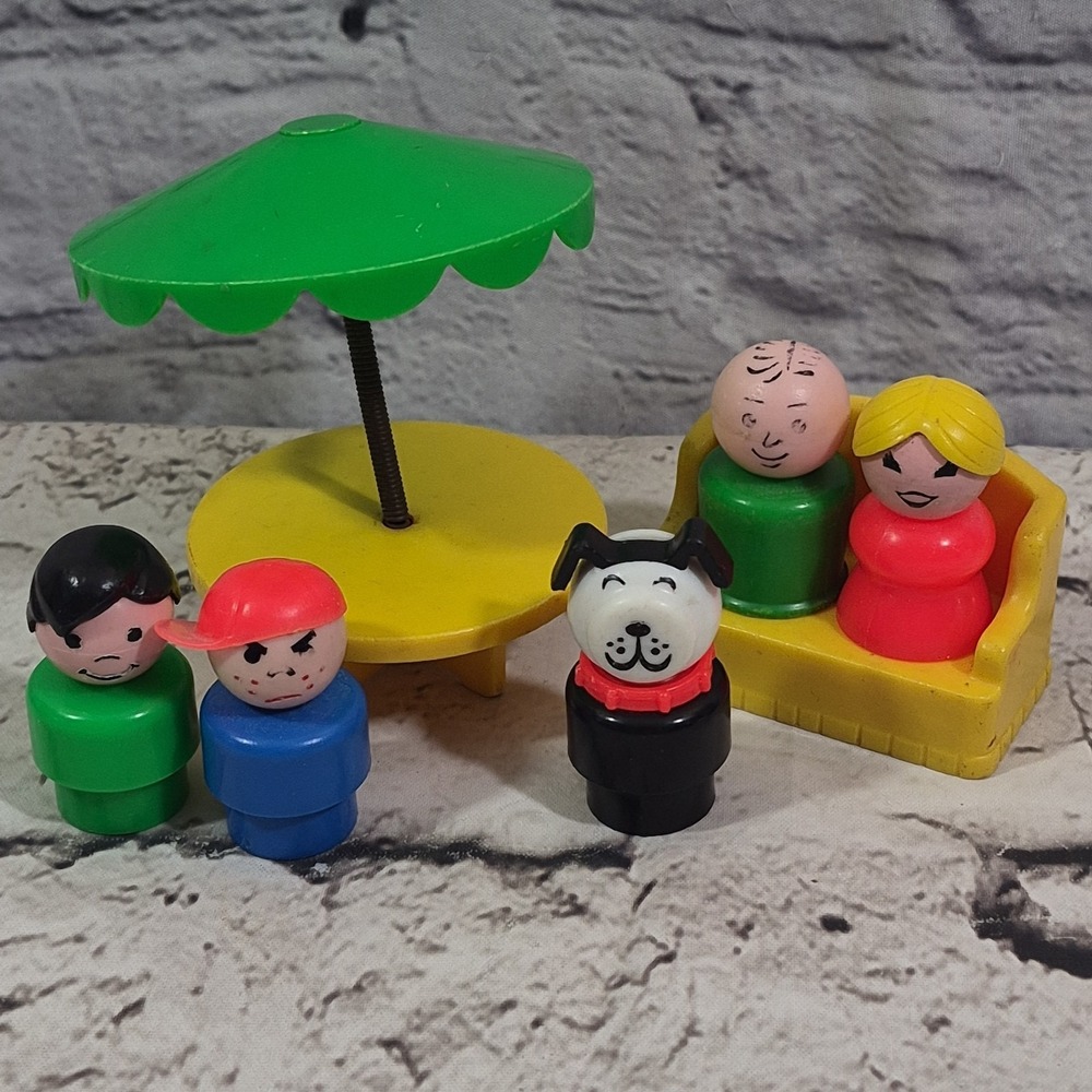 Vintage Fisher Price Little People With Dog Table And Bench